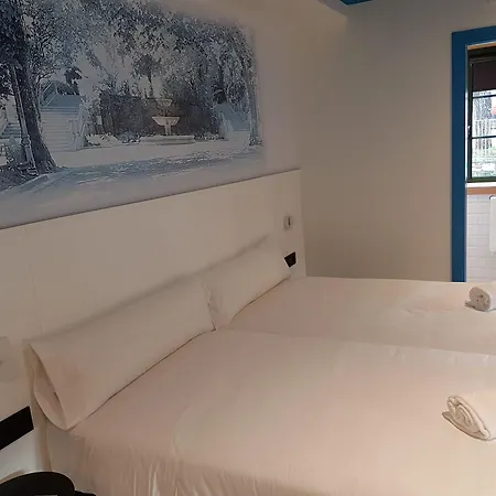 בית הארחה Alameda Santiago 4*