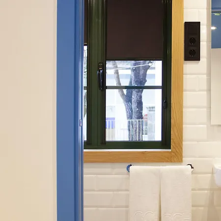 Alameda Santiago בית הארחה 4*