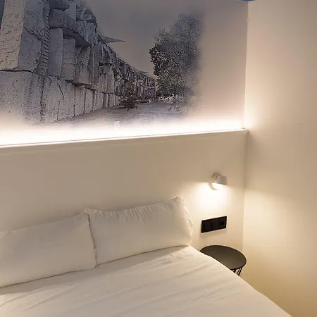 Alameda Santiago בית הארחה